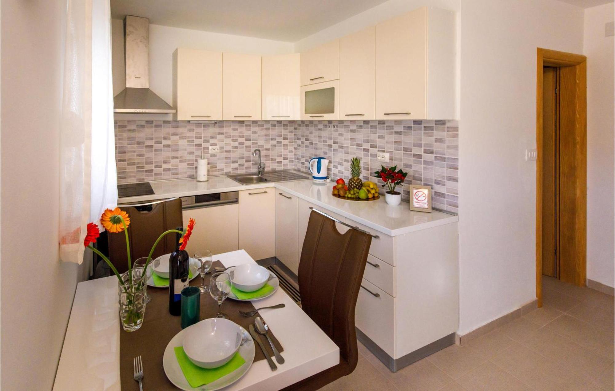 Gorgeous Home In Knin With Kitchen Kovacic المظهر الخارجي الصورة
