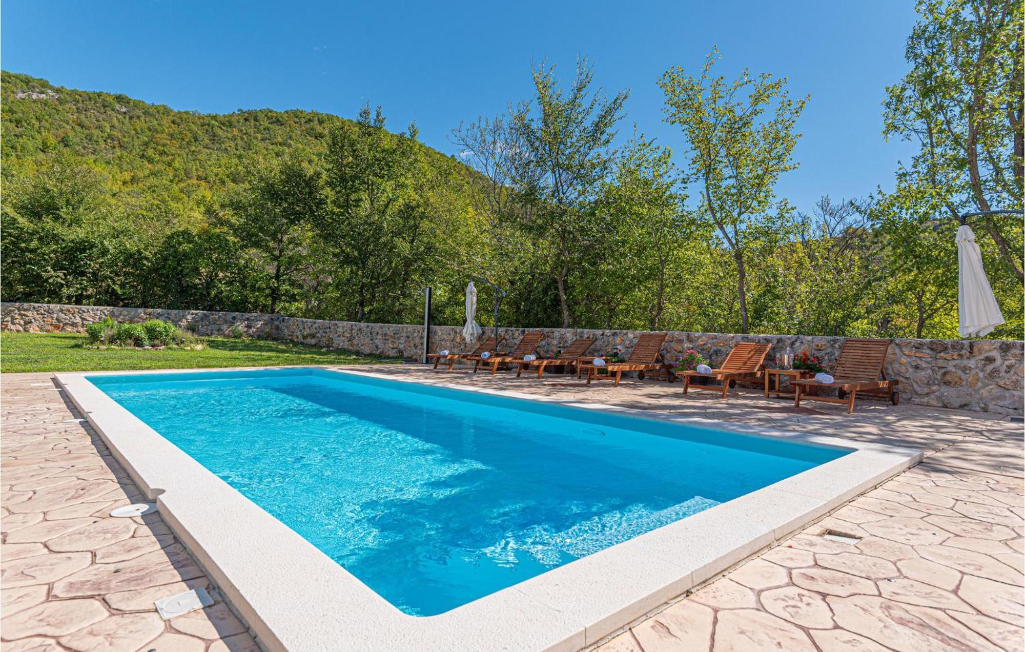 Gorgeous Home In Knin With Kitchen Kovacic المظهر الخارجي الصورة