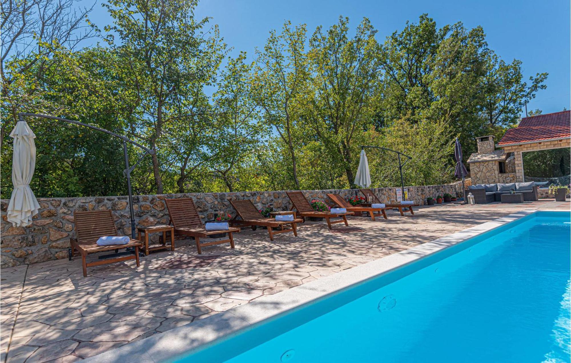 Gorgeous Home In Knin With Kitchen Kovacic المظهر الخارجي الصورة
